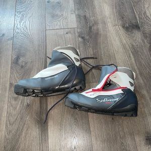 COPY - Women’s Salomon cross country ski boots 7.5